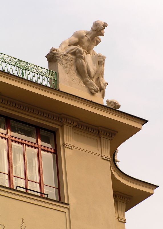 Czechia - Prague - a statue in Old Town 02