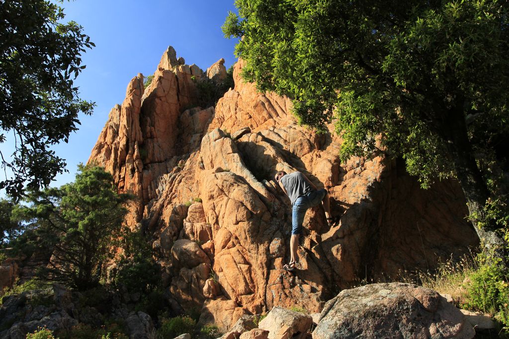 Miso climbing Calanche rocks