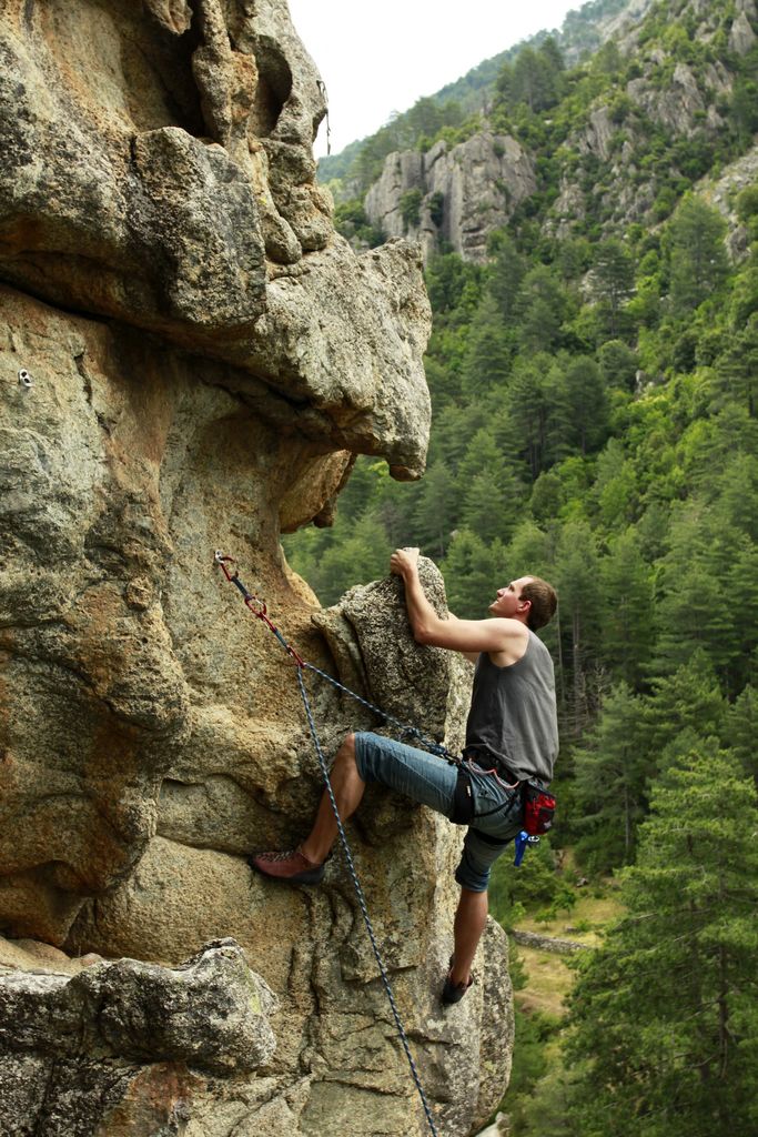 Miso climbing in La Restonica 01