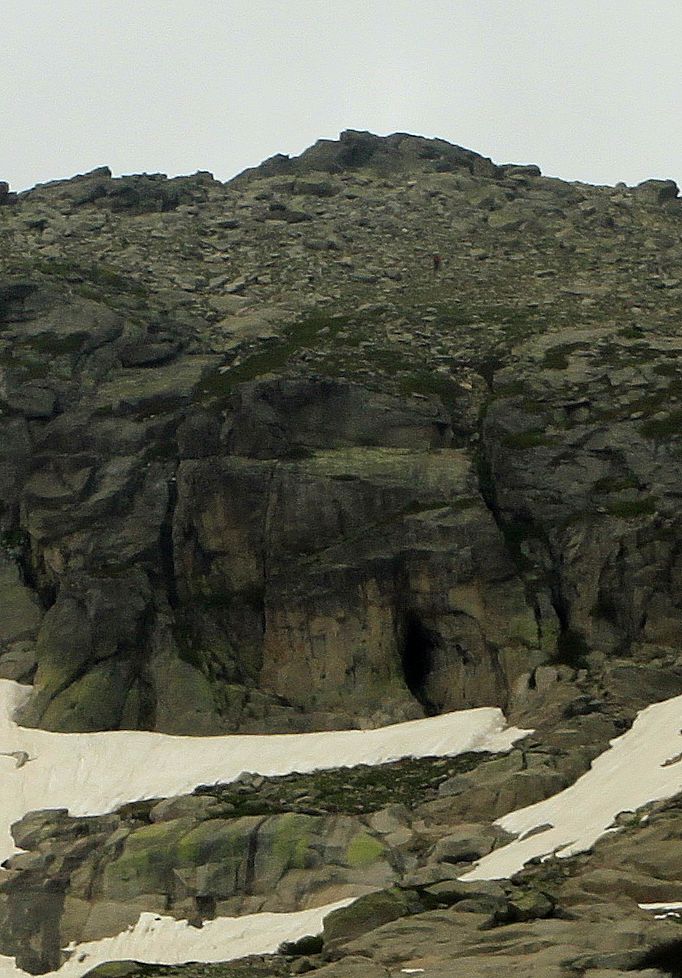 Brano descending from the summit