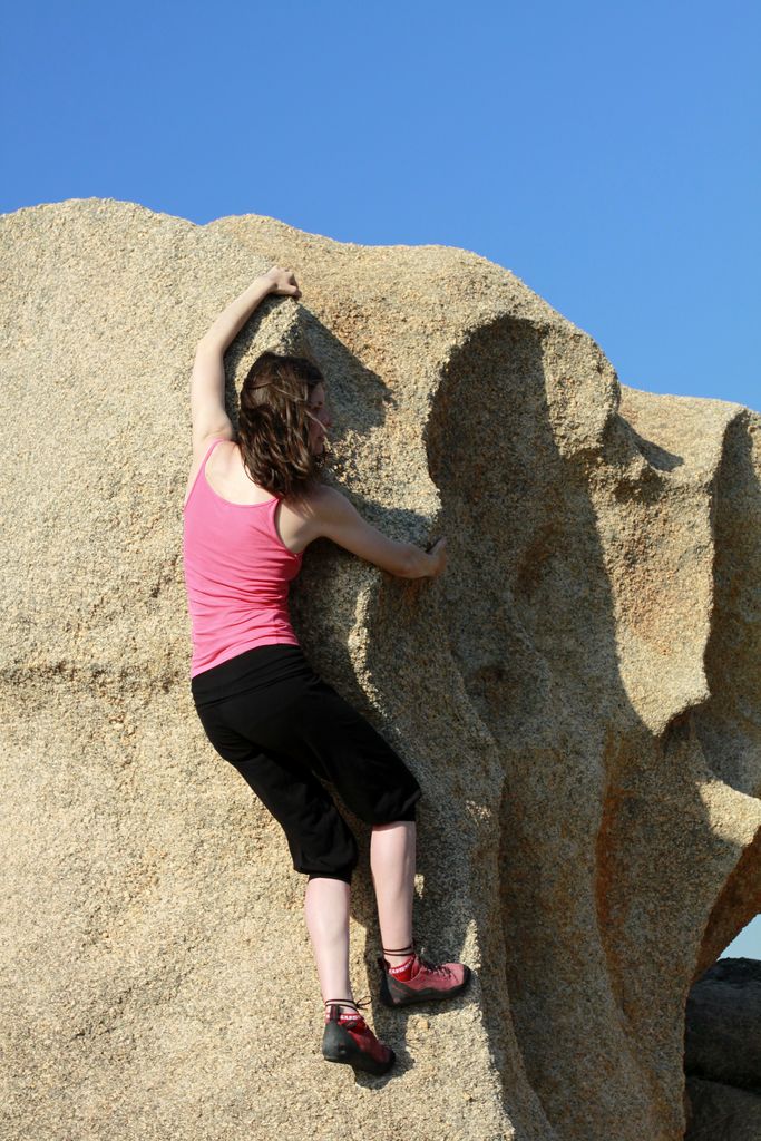 Boba bouldering in Roccapina 01