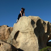 Paula bouldering in Roccapina 03