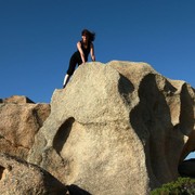 Paula bouldering in Roccapina 03