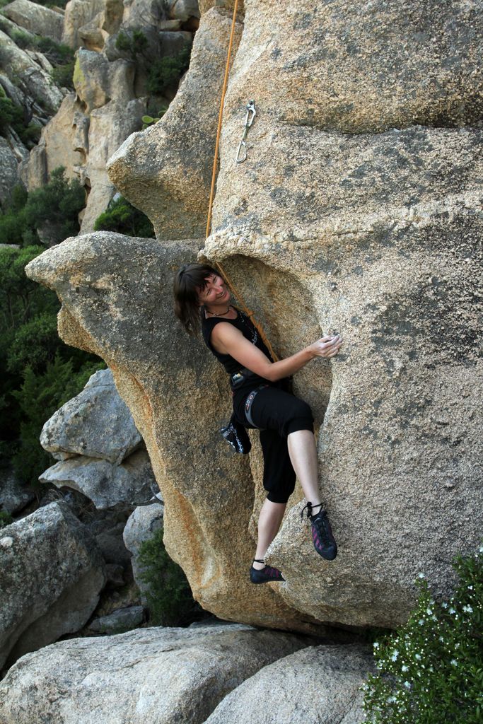 Paula climbing in Roccapina 01