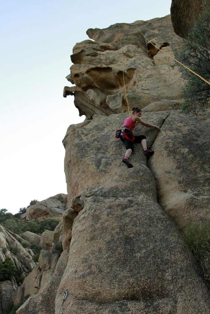 Boba climbing in Roccapina 04