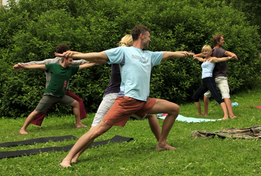 Czechia - Slackline festival (2010) - Yoga session 02