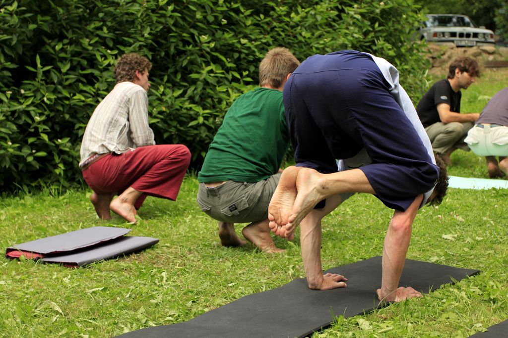 Czechia - Slackline festival (2010) - Yoga session 05