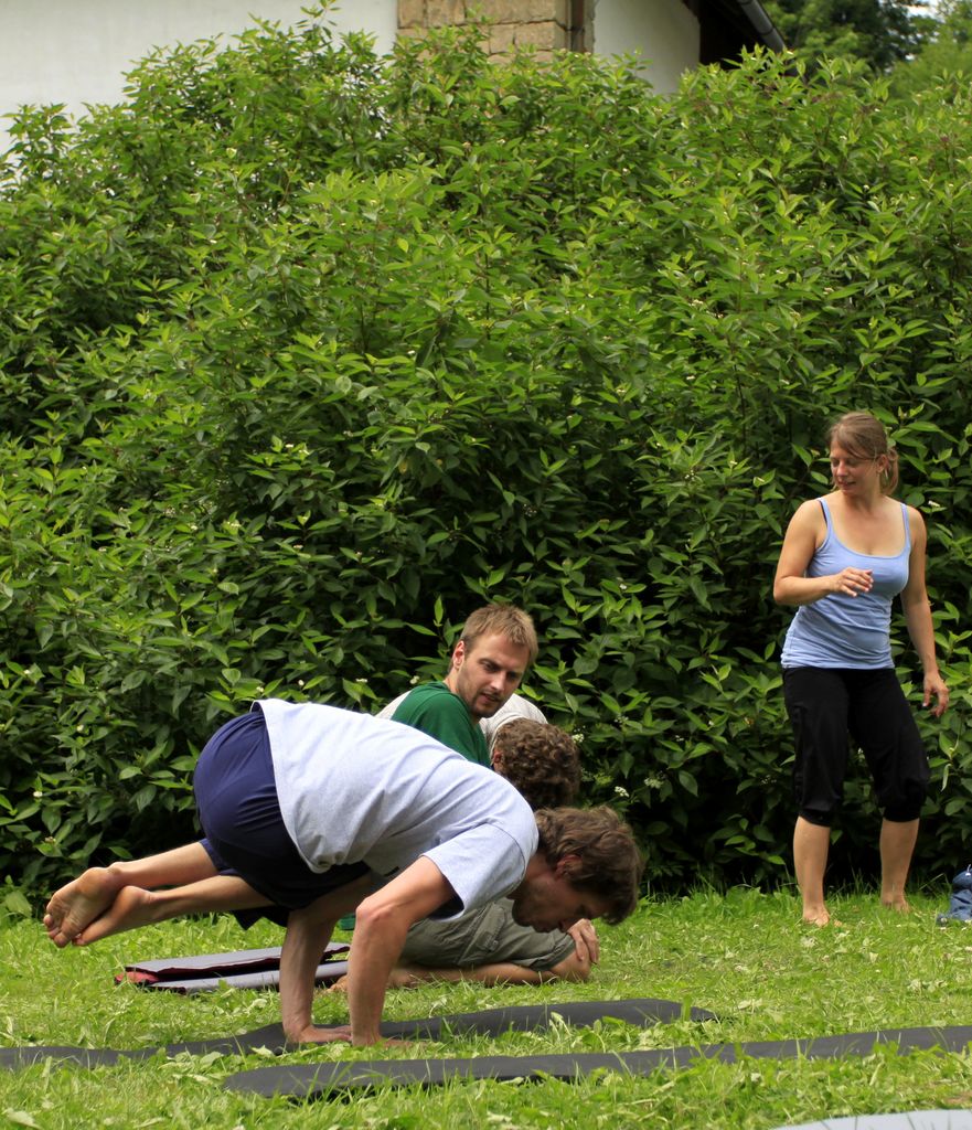 Czechia - Slackline festival (2010) - Yoga session 06