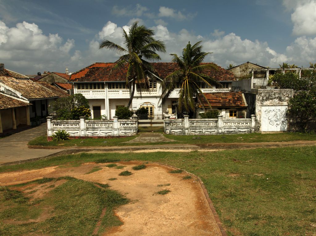 Sri Lanka - Galle - inside fort 01
