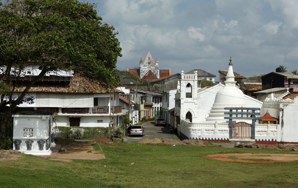 Sri Lanka - Galle - inside fort 03