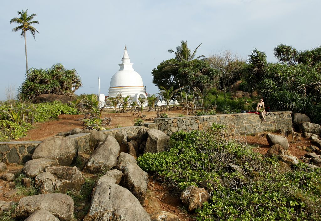 Sri Lanka - Paula and Unawatuna temple