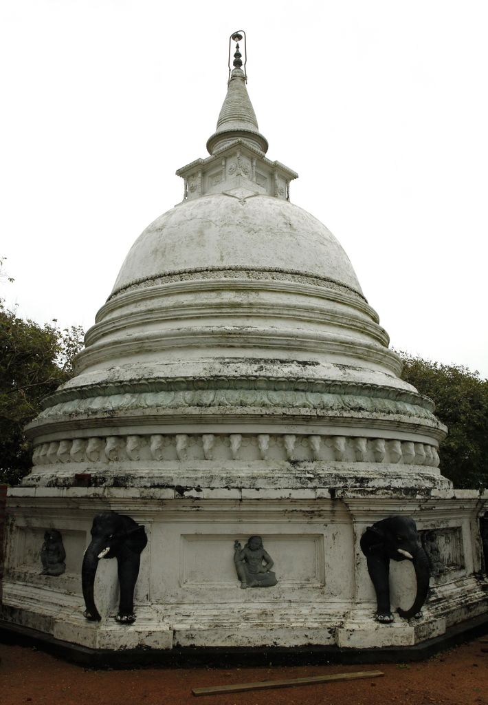 Sri Lanka - Mirissa stupa
