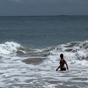 Sri Lanka - Mirissa - playing in the waves