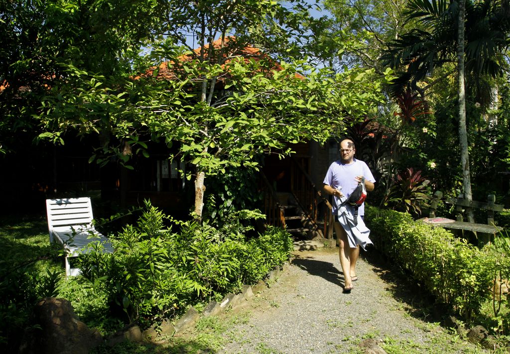 Sri Lanka - Mirissa - Vevi in front of his cabana
