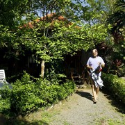 Sri Lanka - Mirissa - Vevi in front of his cabana