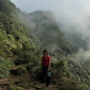 Sri Lanka - Horton Plains - Paula at Big World's End