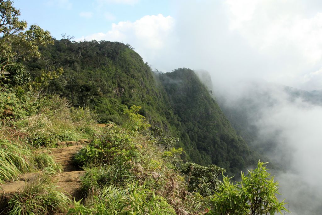 Sri Lanka - Horton Plains - Big World's End 06