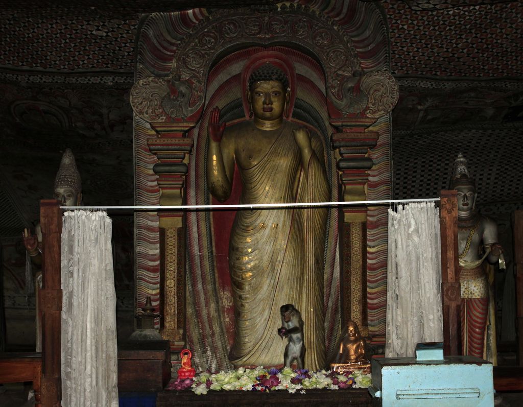 Sri Lanka - Dambulla Cave Temple 013