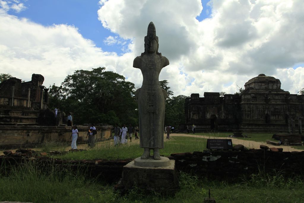 Sri Lanka - Polonnaruwa - Watadage (Quadrangle) 04