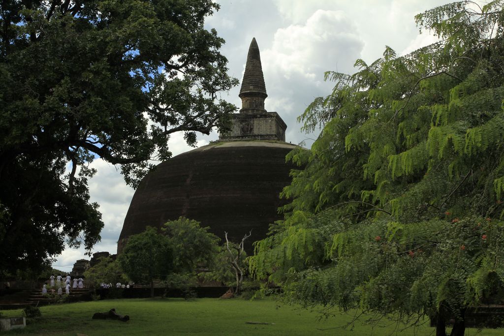 Sri Lanka - Polonnaruwa - Rankot Vihara Dagoba