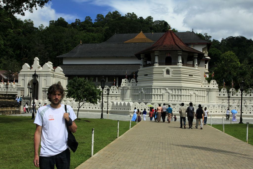 Sri Lanka - Brano in the Temple of the Tooth Relic