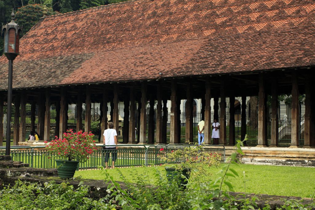 Sri Lanka - Temple of The Tooth Relic 06