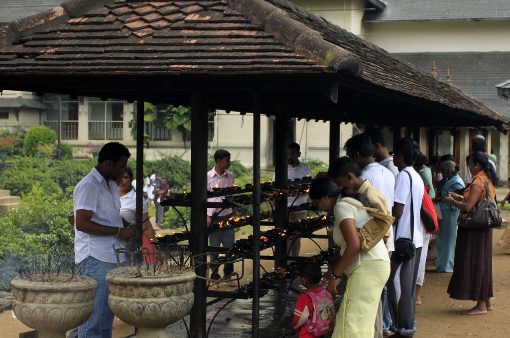 Sri Lanka - Temple of The Tooth Relic 08