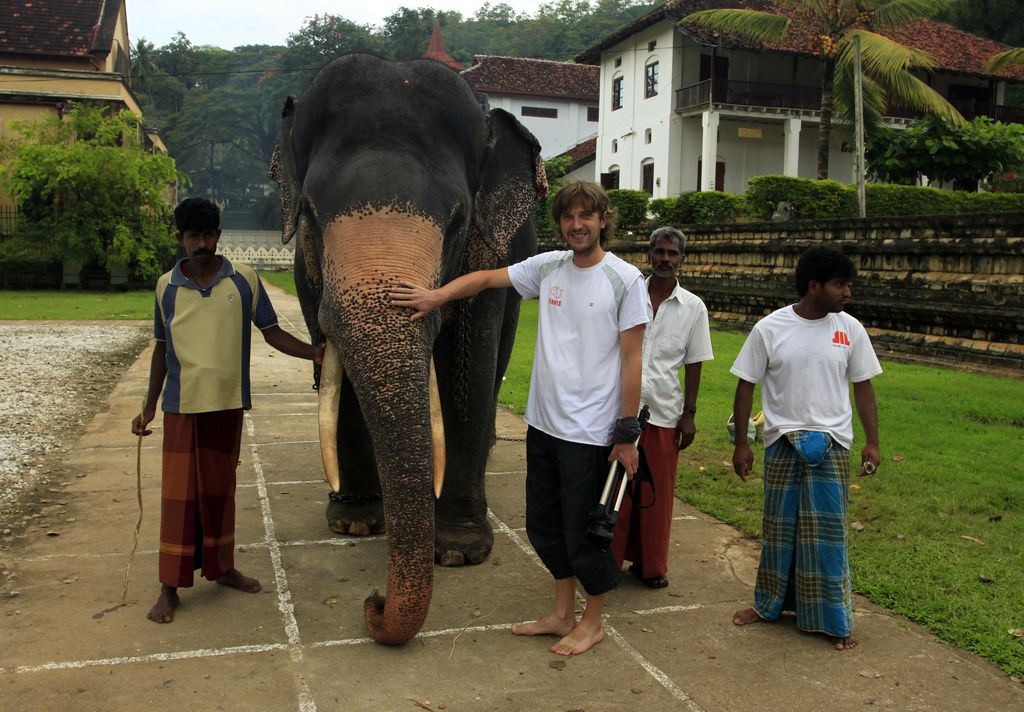 Sri Lanka - Temple of The Tooth Relic 15