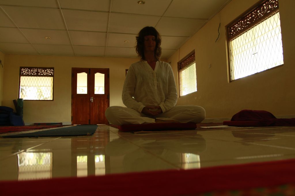 Sri Lanka - Paula meditating in Rockhill Hermitage Centre