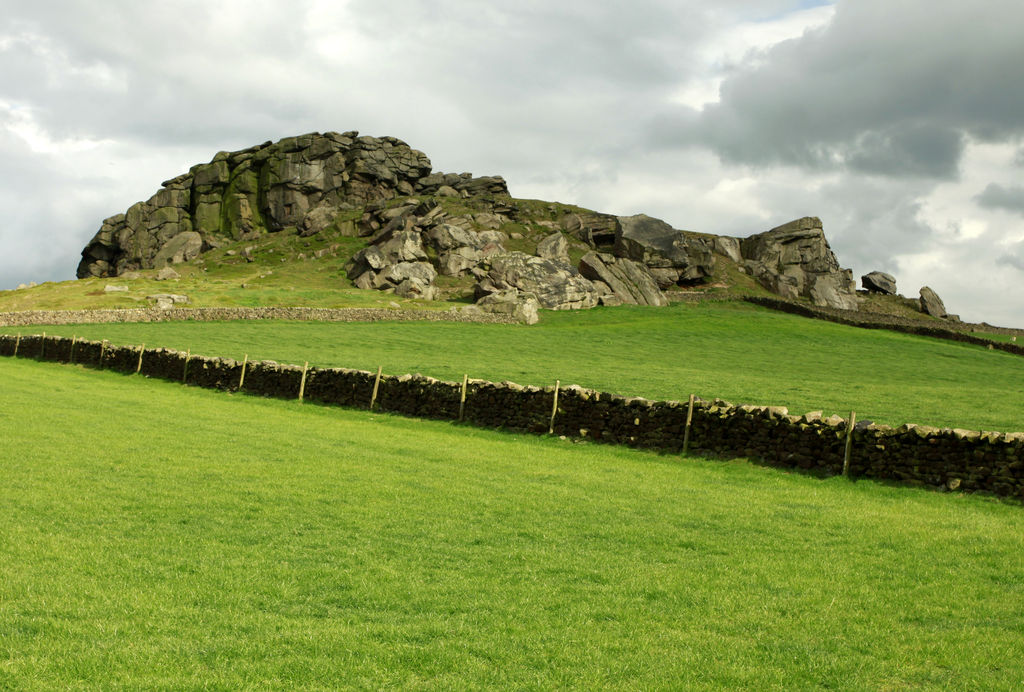 England - Almscliffe Crag 001