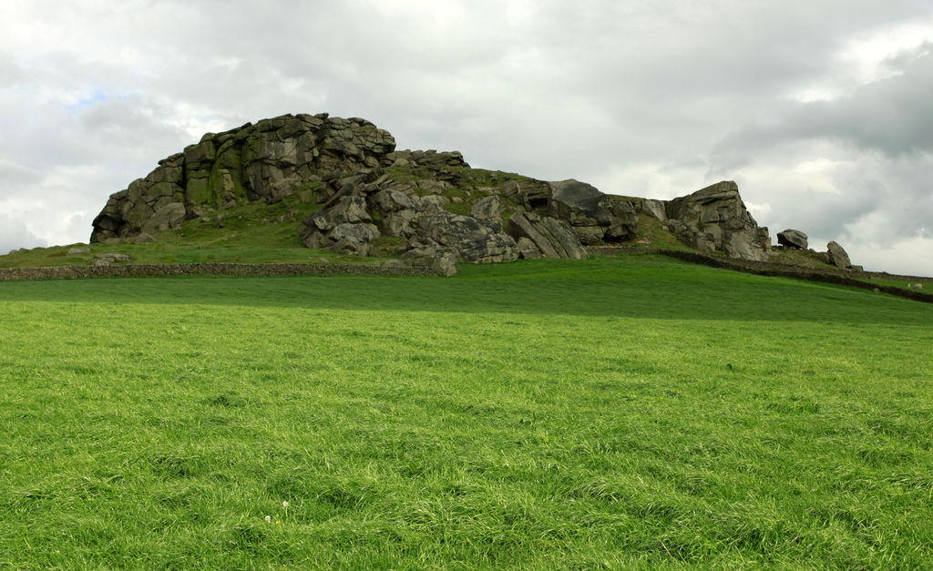 England - Almscliffe Crag 002