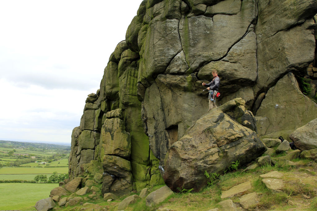 England - Almscliffe Crag 005