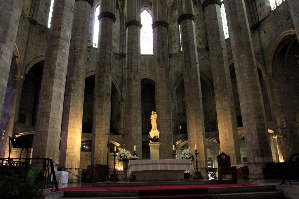 Spain -  inside the Barcelona Cathedral 09
