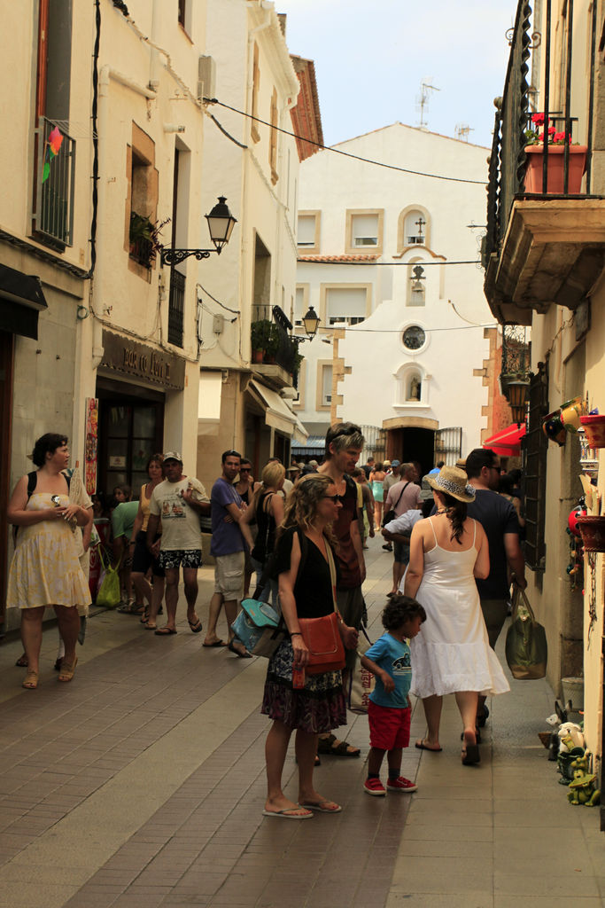 Spain - Rosa, Peter and John in Tossa de Mar 02