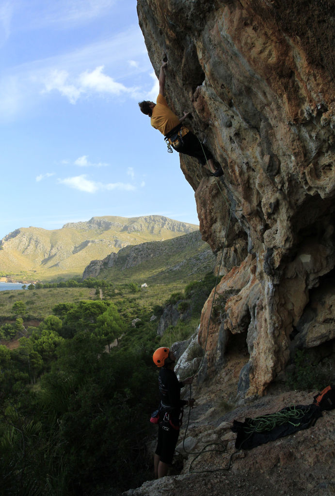Mallorca - climbing in El Calo de Betlem 03