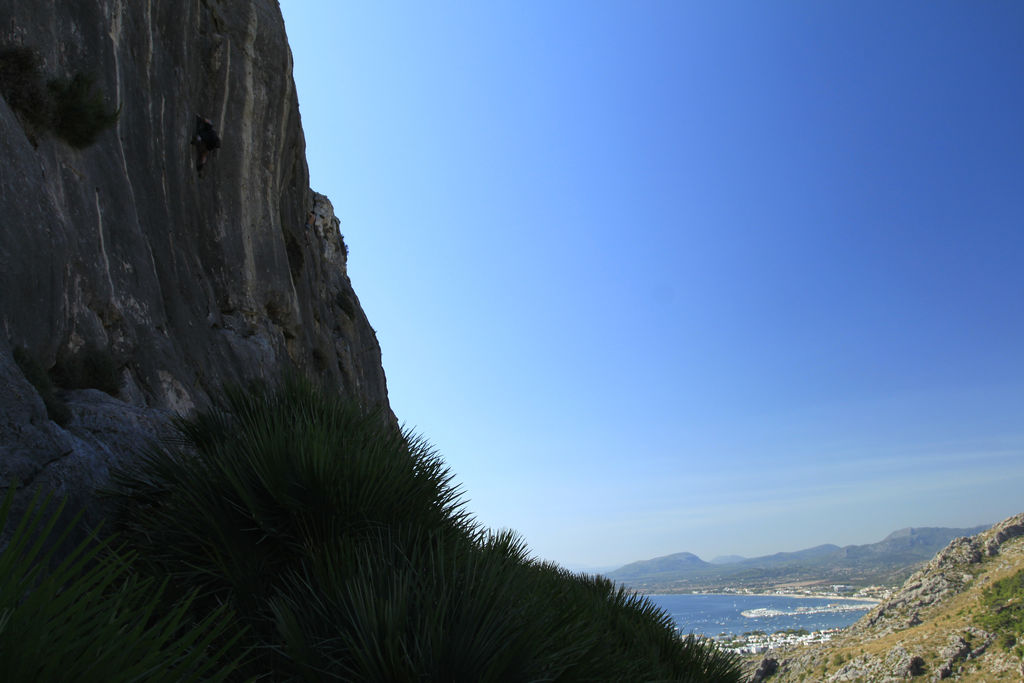Mallorca - Formentor - climbing at La Creveta 01