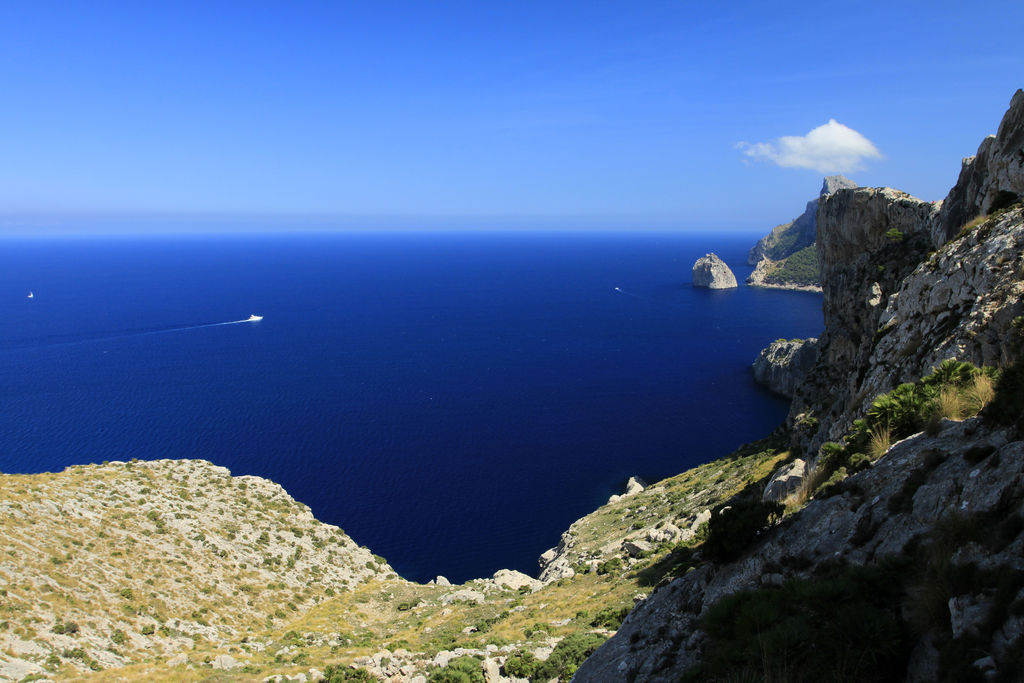 Mallorca - Formentor - climbing at La Creveta 03