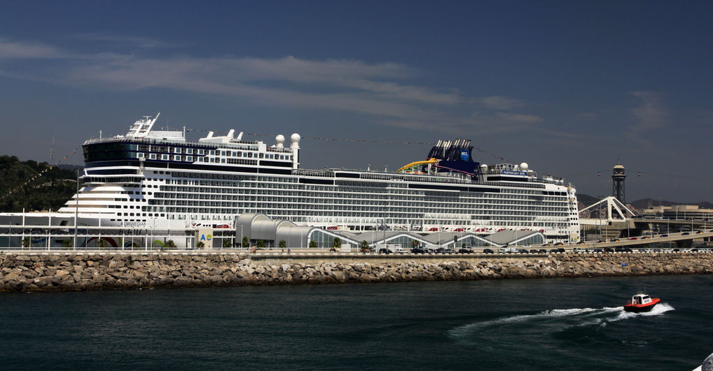 Spain - Barcelona port 04