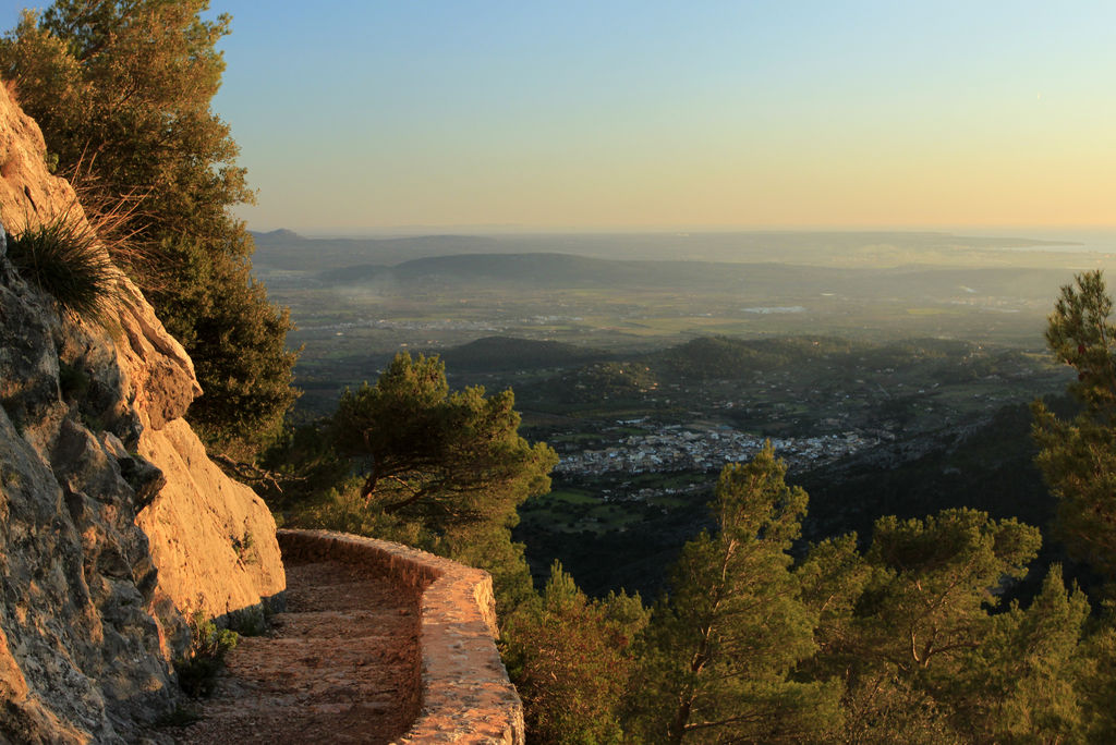 Mallorca - a way to Alaro castle