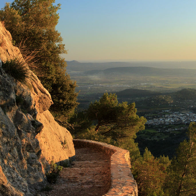 Mallorca - a way to Alaro castle