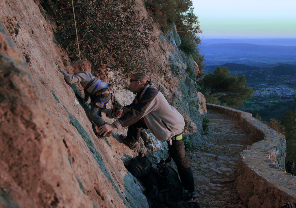 Mallorca - Adrian climbing in Alaro 01