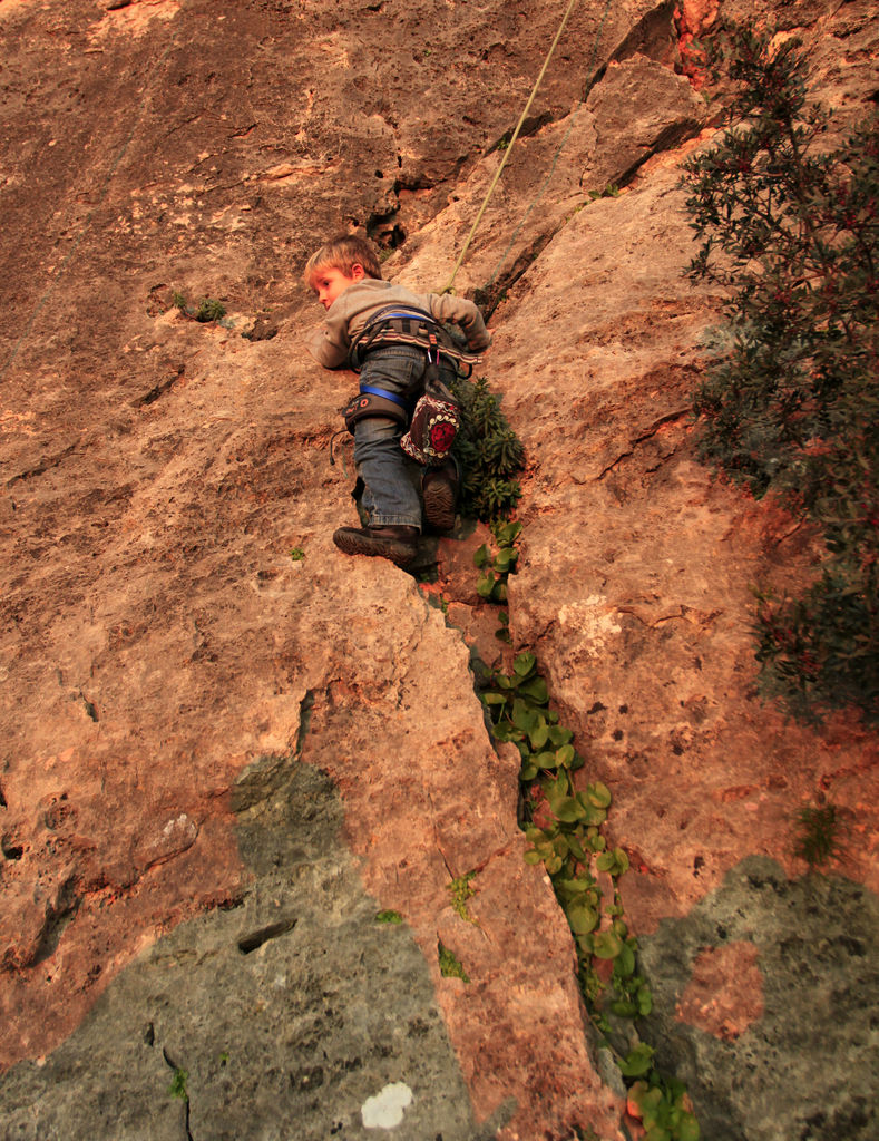 Mallorca - Adrian climbing in Alaro 02