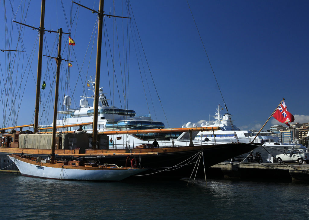 Sailing in the Bay of Palma de Mallorca 04