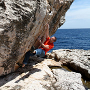 Mallorca - bouldering in Cala Figuera 01