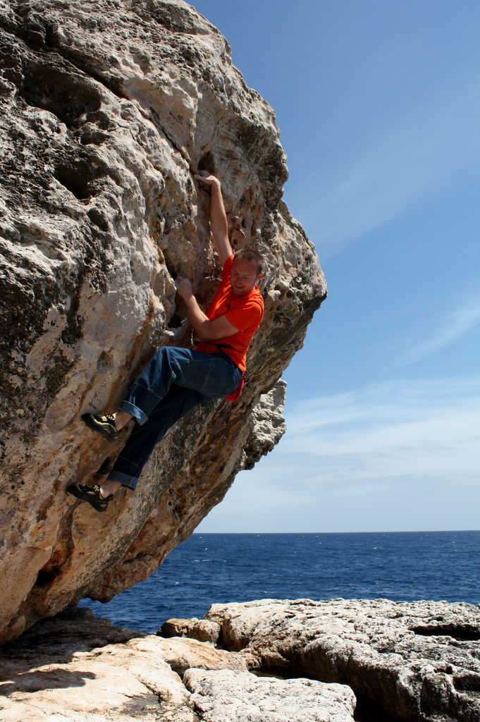 Mallorca - bouldering in Cala Figuera 02