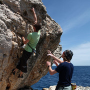 Mallorca - bouldering in Cala Figuera 03