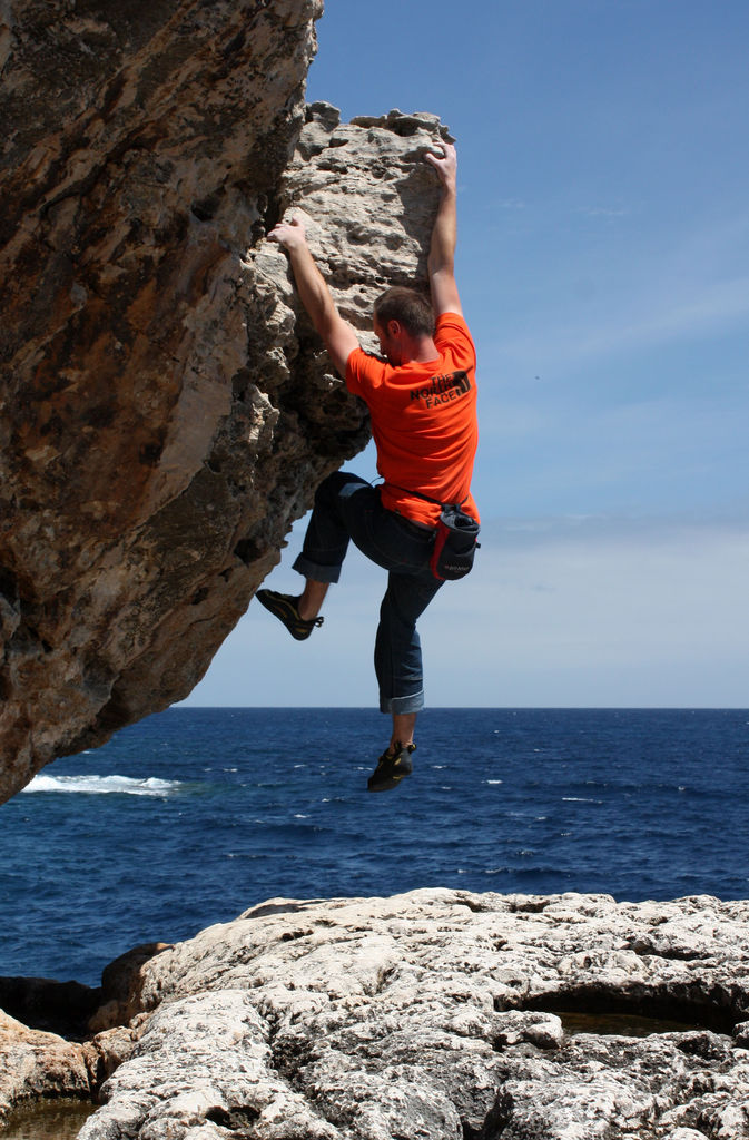 Mallorca - bouldering in Cala Figuera 08