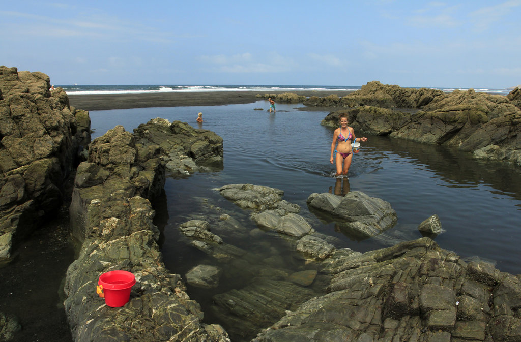 The beach of “The Quebrantos” 22