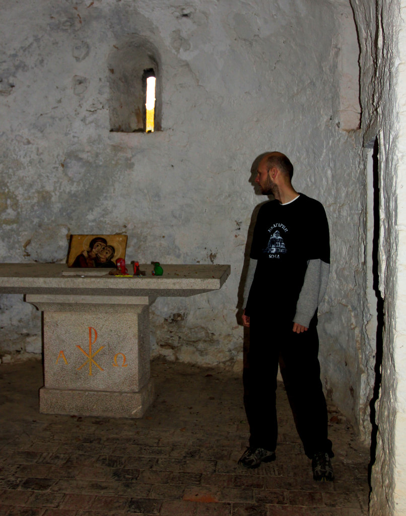 Spanish pre-Pyrenees - inside the Sant Andreu church