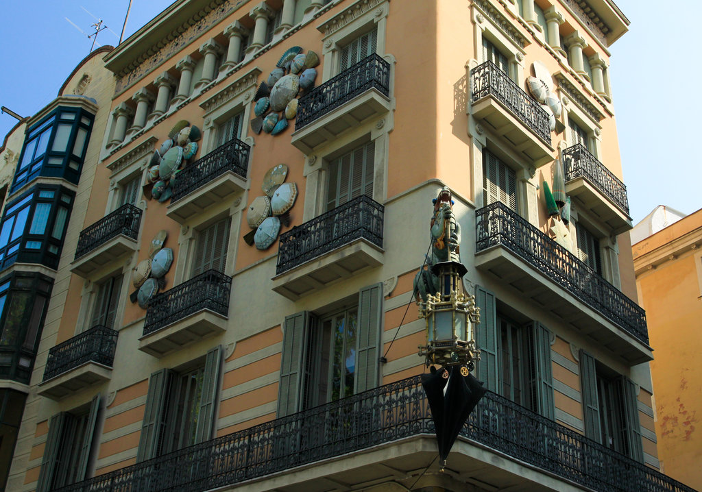 Spain - Barcelona - the umbrella house 01